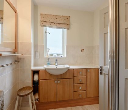 Landgate House Ensuite - StayCotswold