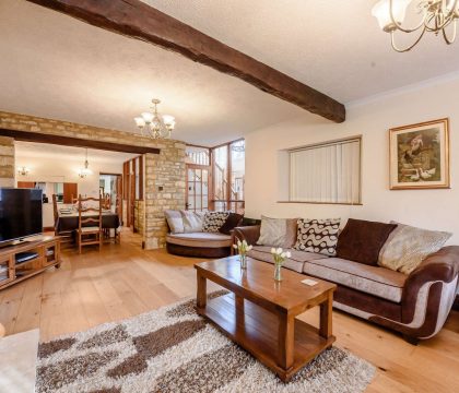 Grey Gables Barn Drawing Room - StayCotswold