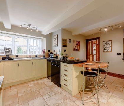 Grey Gables Barn Kitchen - StayCotswold