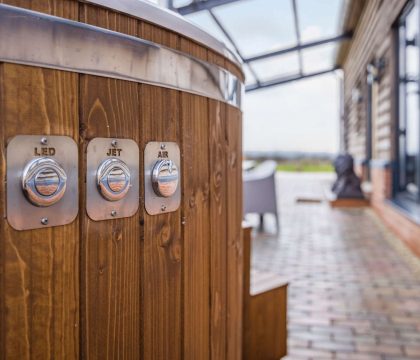 Folly View Hot Tub - StayCotswold