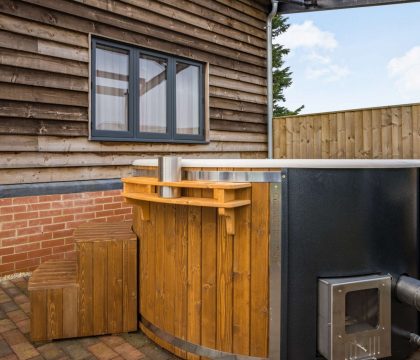 Folly View Hot Tub - StayCotswold