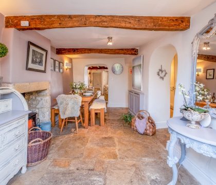 Bag End and Peppercorn Cottage Dining Area - StayCotswold