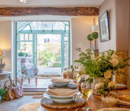 Bag End and Peppercorn Cottage Dining Table - StayCotswold