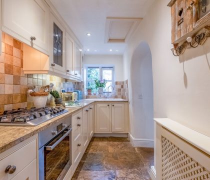 Bag End and Peppercorn Cottage Kitchen - StayCotswold