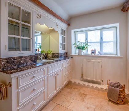 Bag End and Peppercorn Cottage Bathroom - StayCotswold