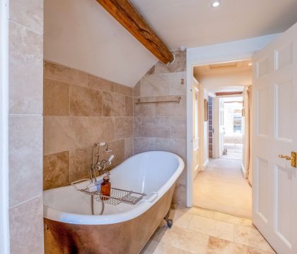 Bag End and Peppercorn Cottage Bathroom - StayCotswold