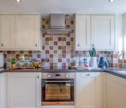 Bag End and Peppercorn Cottage Kitchen - StayCotswold