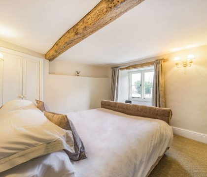 Heath Cottage Double Bed - StayCotswold