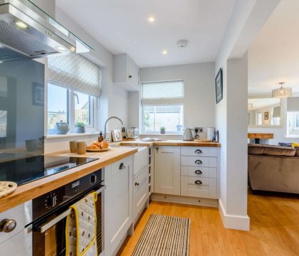 Hillcrest Cottage Kitchen - StayCotswold