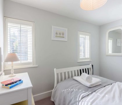 Hillcrest Cottage Small Double Bedroom - StayCotswold