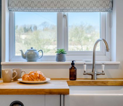 Hillcrest Cottage Butler Sink - StayCotswold