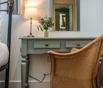 Ridge Barn Dressing Table - StayCotswold