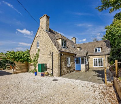 Burghfield Cottage - StayCotswold