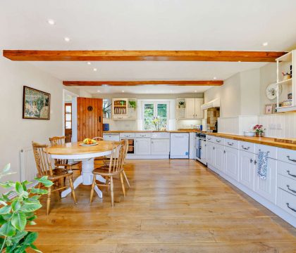 Burghfield Cottage Kitchen - StayCotswold