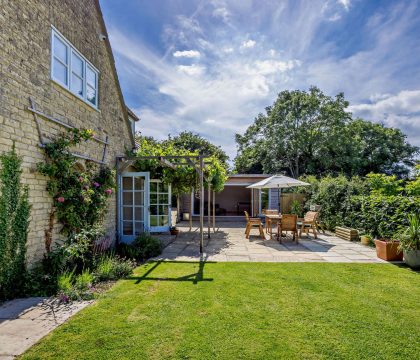 Burghfield Cottage Garden - StayCotswold