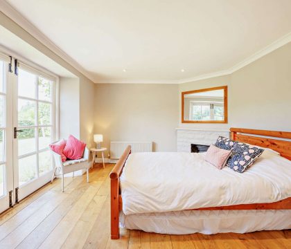 Burghfield Cottage Bedroom - StayCotswold