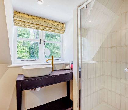 Burghfield Cottage Ensuite - StayCotswold