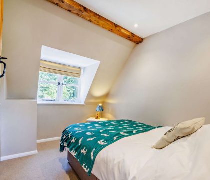 Burghfield Cottage Bedroom - StayCotswold