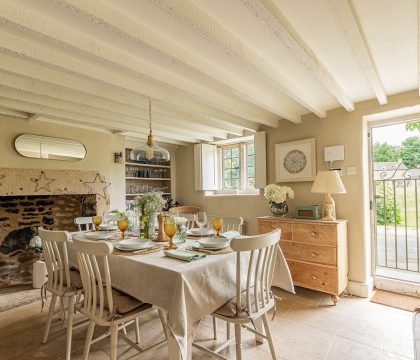 Greenview Cottage Dining Room - StayCotswold