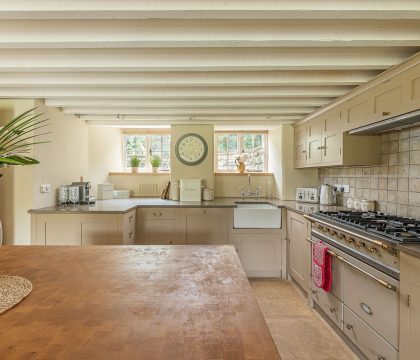 Greenview Cottage Kitchen - StayCotswold