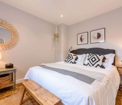 Shakespeare Cottage Bedroom 2 - StayCotswold