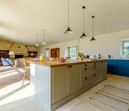 Coppers Barn Kitchen - StayCotswold 