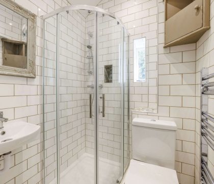 Cricket Cottage Shower Room - StayCotswold