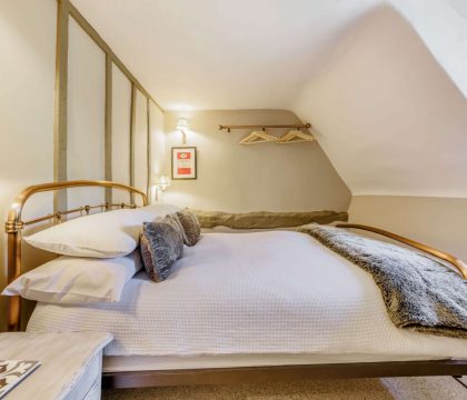 Cricket Cottage Bedroom 3 - StayCotswold