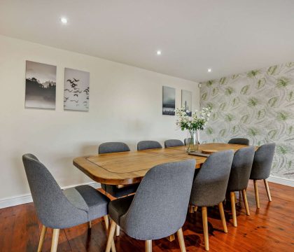Windrush, Salford Dining Area - StayCotswold