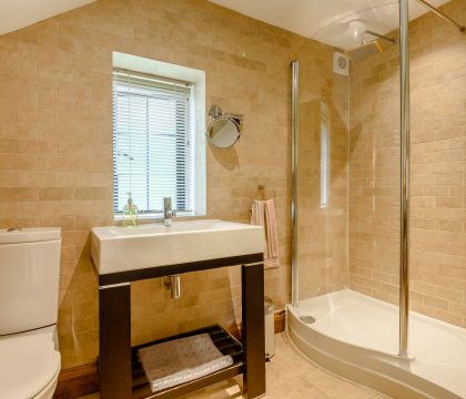 The Old Dairy Family Bathroom - StayCotswold