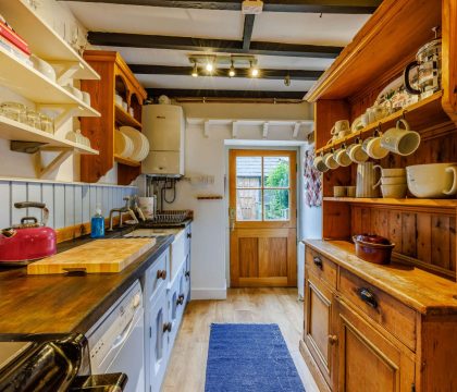 Honeysuckle Cottage, Blockley Kitchen - StayCotswold