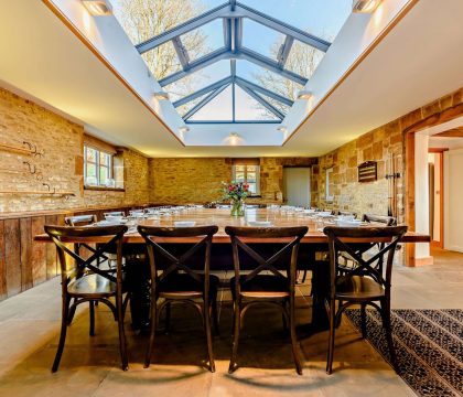 Stonewell Farmhouse Dining room - StayCotswold 