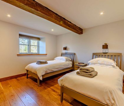 Stonewell Farmhouse Bedroom 5 - StayCotswold
