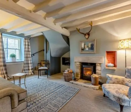 Lilly Bee Cottage Living Room - StayCotswold