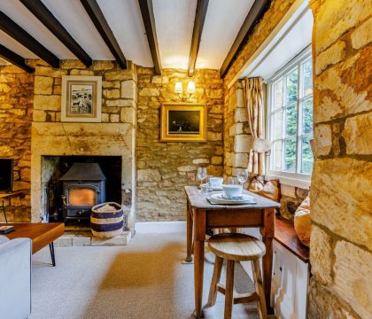 Honeysuckle Cottage Dining Area, Blockley - StayCotswold