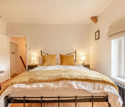 Brook Cottage Master Bedroom - Staycotswold