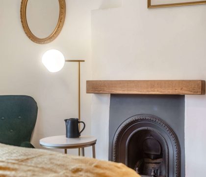 Brook Cottage Master Bedroom - Staycotswold