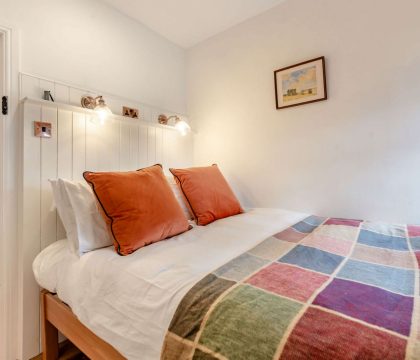 Brook Cottage Bedroom 2 - Staycotswold