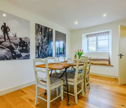 1 Manor Farm Cottage Dining Room - StayCotswold
