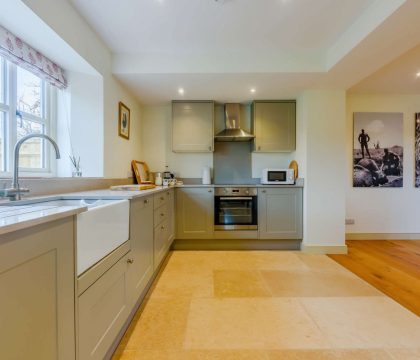 1 Manor Farm Cottage Kitchen - StayCotswold