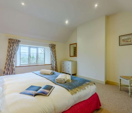 1 Manor Farm Cottage Master Bedroom - StayCotswold