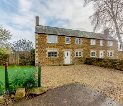 1 Manor Farm Cottage Exterior - StayCotswold