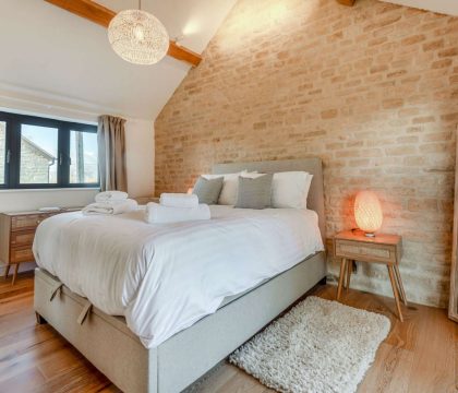 Corner House Barn Master Bedroom - StayCotswold