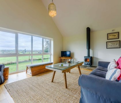 2 Manor Farm Cottage Sitting Room - StayCotswold 