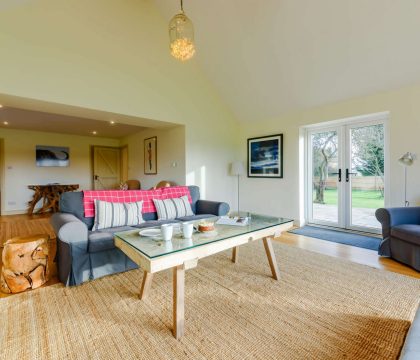 2 Manor Farm Cottage Sitting Room - StayCotswold 