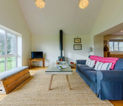 2 Manor Farm Cottage Sitting Room - StayCotswold 