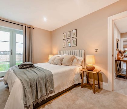 Riverview Master Bedroom - StayCotswold
