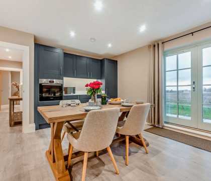 Riverview Kitchen/Dining Area - StayCotswold