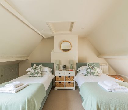 Greenview Cottage Bedroom 3 - StayCotswold