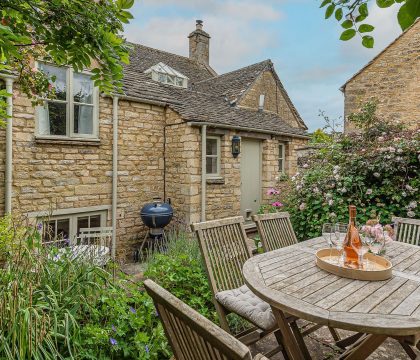 Greenview Cottage Garden - StayCotswold